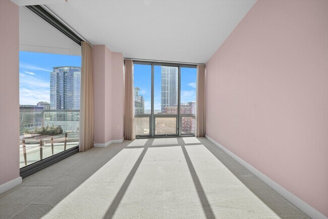 Building Photo - 1235 S Prairie Ave