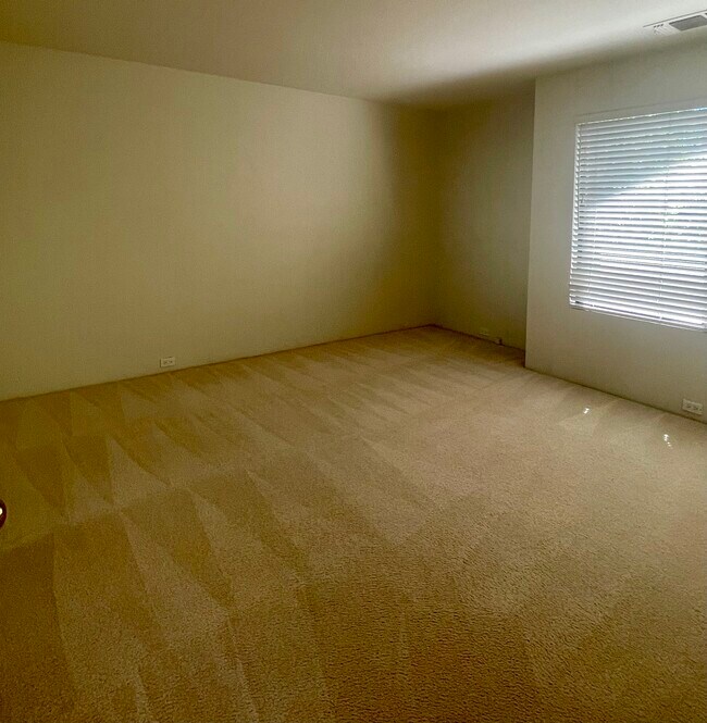 Bedroom with closet - 1915 Discovery Village Ln