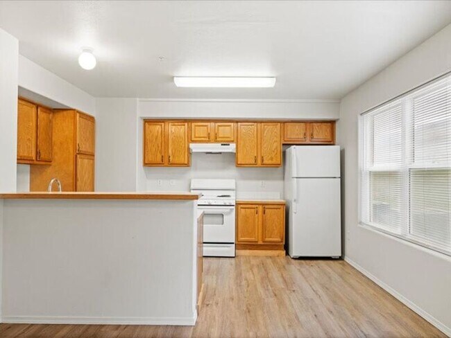 Building Photo - 6005 Chapel Hill Blvd