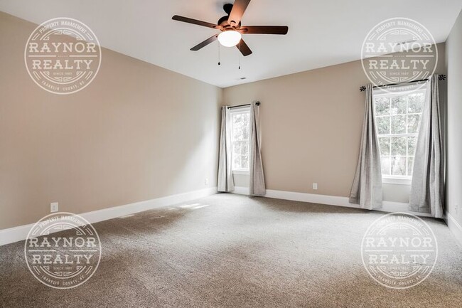 Building Photo - 320 Sugar Maple Ave