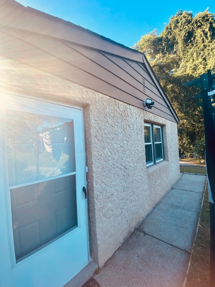 Building Photo - 28 Kenilworth Rd