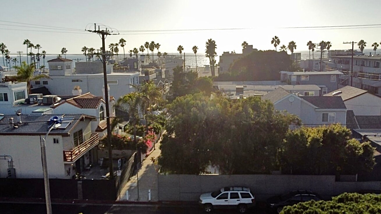 1 minute from the beach - 2918 Pacific Ave
