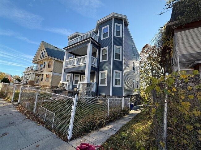 Building Photo - 17 Wales St