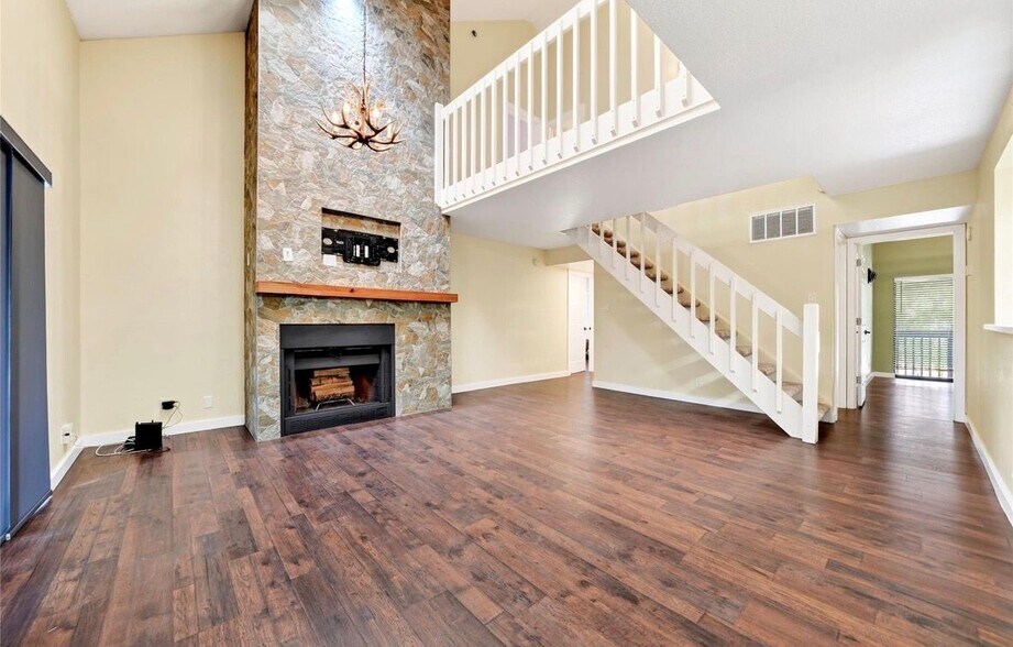 Building Photo - 1232 Signal Ridge Pl