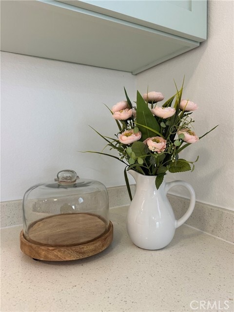 Building Photo - 956 E 43rd St