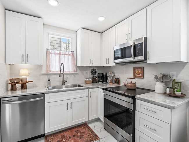 Building Photo - 3746 Northwood Rd