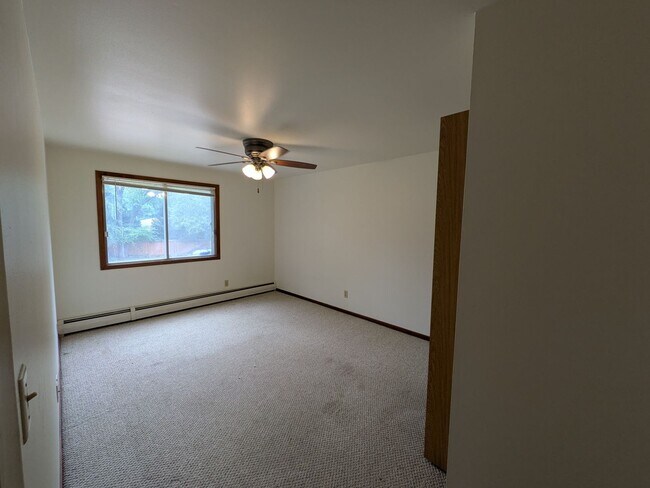 Building Photo - 3 bed / 3 bath House in Deforest!