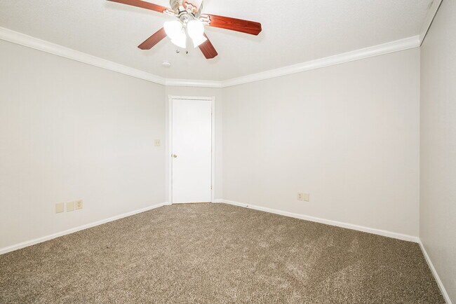 Building Photo - 1653 Farm Meadow Dr