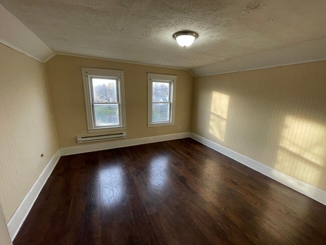 Building Photo - SECTION 8 and EDEN Accepted!! Stunning 4-Bed, 2-Bath Renovation in Lorain!!