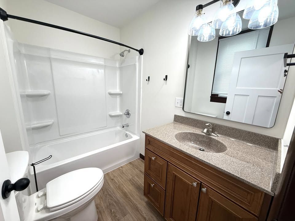 Building Photo - 752 McSorley St