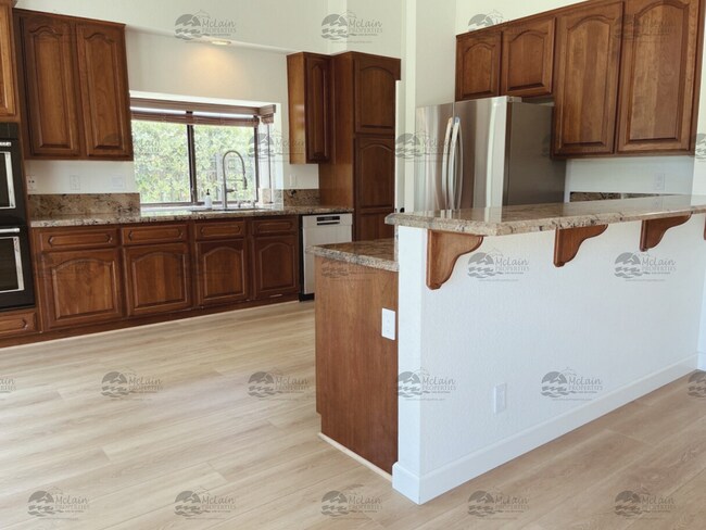 Building Photo - Shadowridge  Gorgeous 3 Bedroom Home In Desirable Neighborhood / Vista