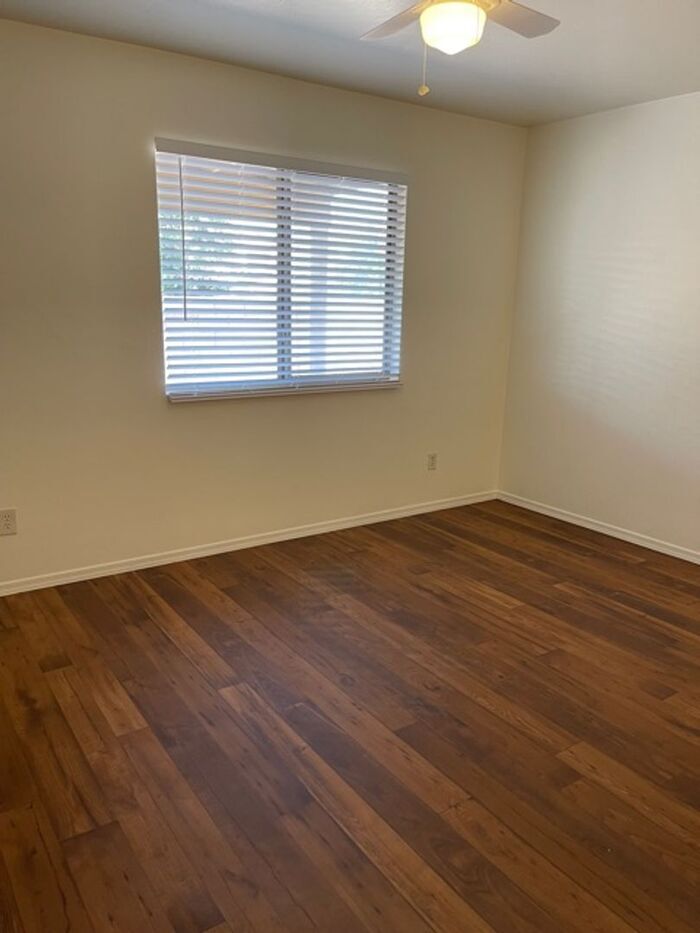 Building Photo - 2057 W Silver Meadow Pl