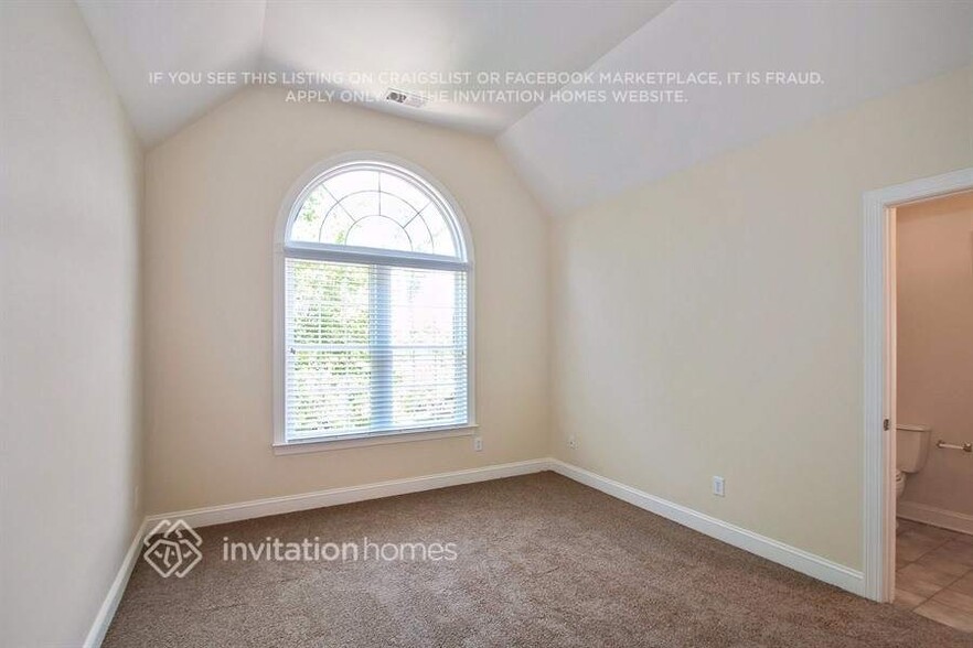Building Photo - 15621 Aberfeld Rd