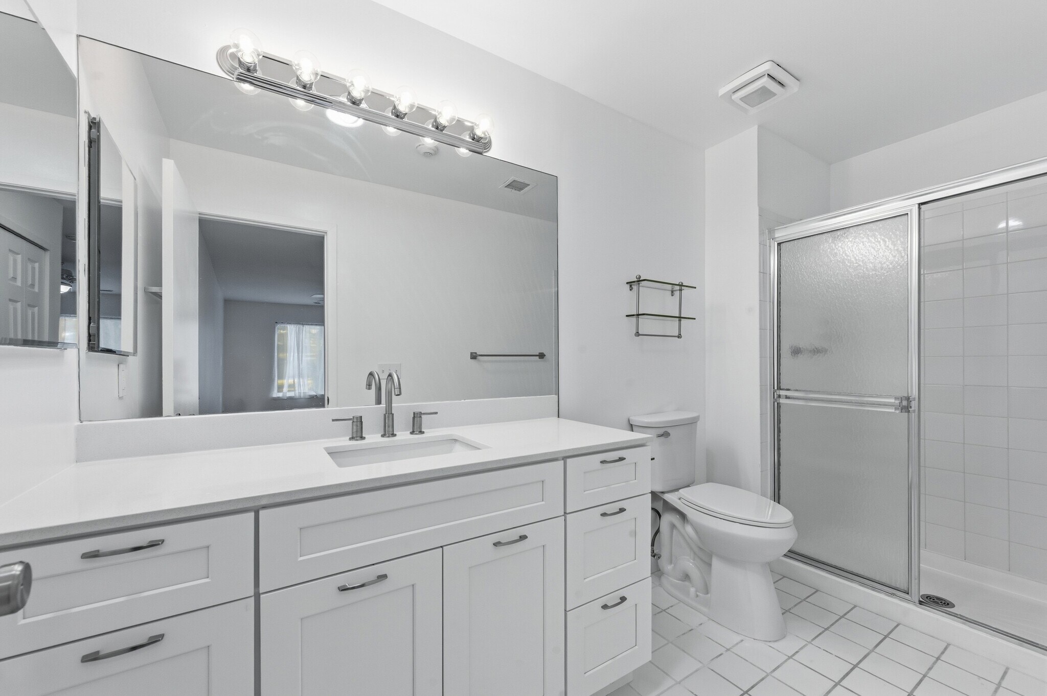 Building Photo - 763 Spring Lake Dr