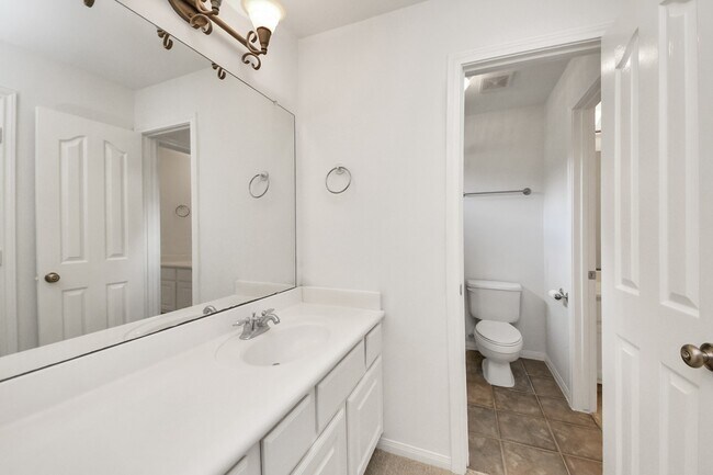 Building Photo - 3811 Parkside Dr