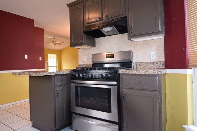 Building Photo - 2307 Onyx Cir