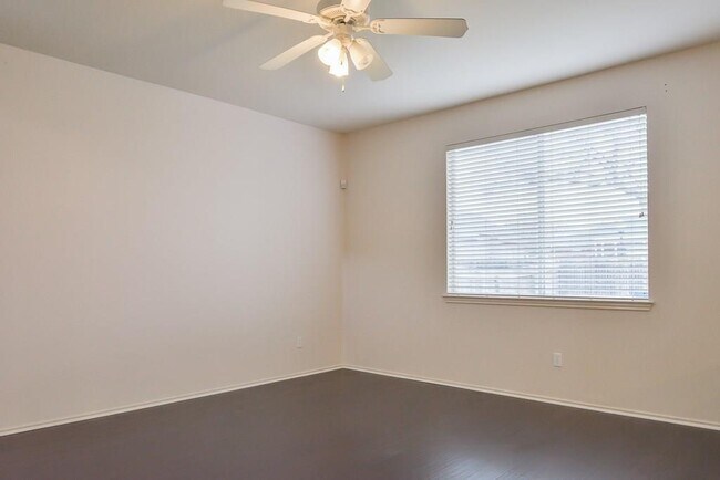 Building Photo - 520 Fort Thomas Pl