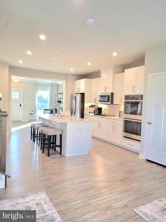 Building Photo - 830 Fountain Trail