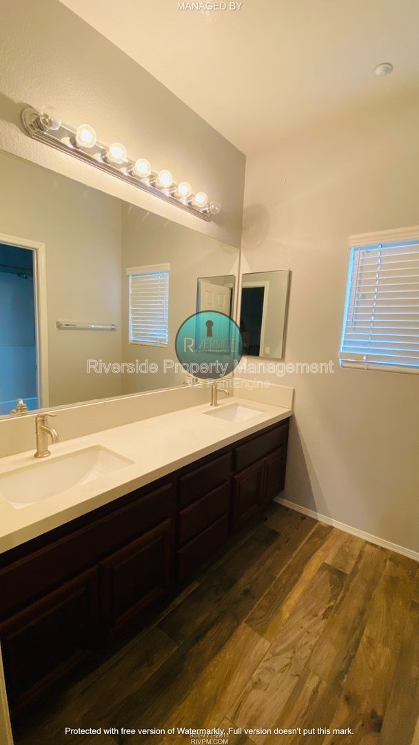 Building Photo - 4938 Ficus Ct