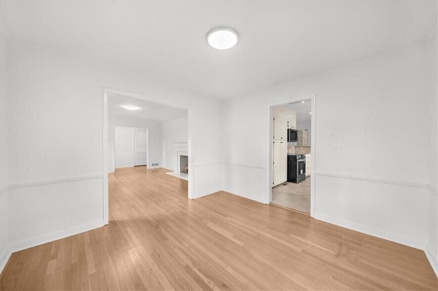 Building Photo - 4890 High Point Rd NE