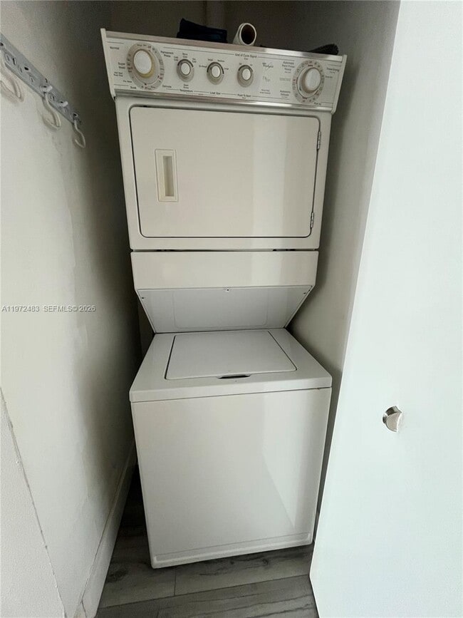 Building Photo - 3029 NE 188th St