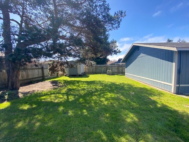 Building Photo - ARCATA! FULLY REMODELED 3 bedroom / 1.5 ba...