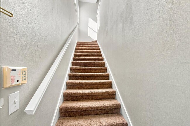 Building Photo - 10467 Villa View Cir