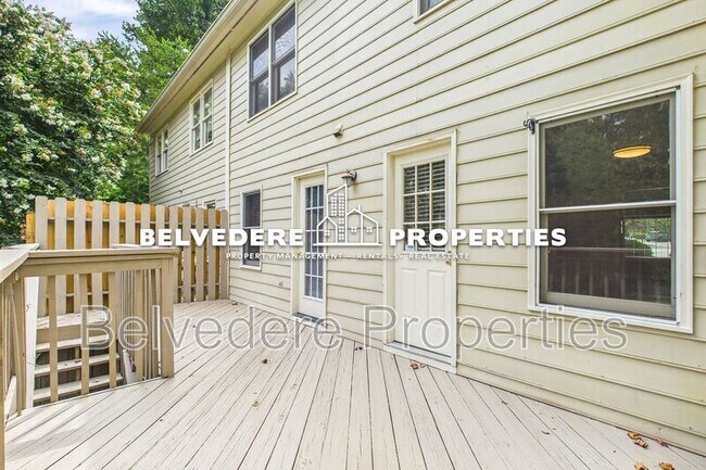 Building Photo - 18-B Park Village Ln