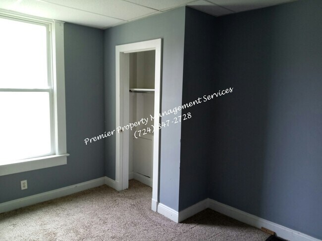Building Photo - 522 W Madison Ave