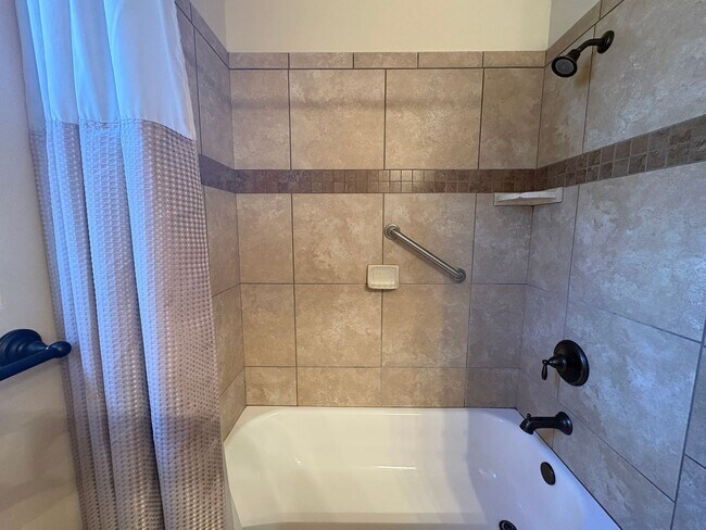 Building Photo - Beautiful Home In Hurricane