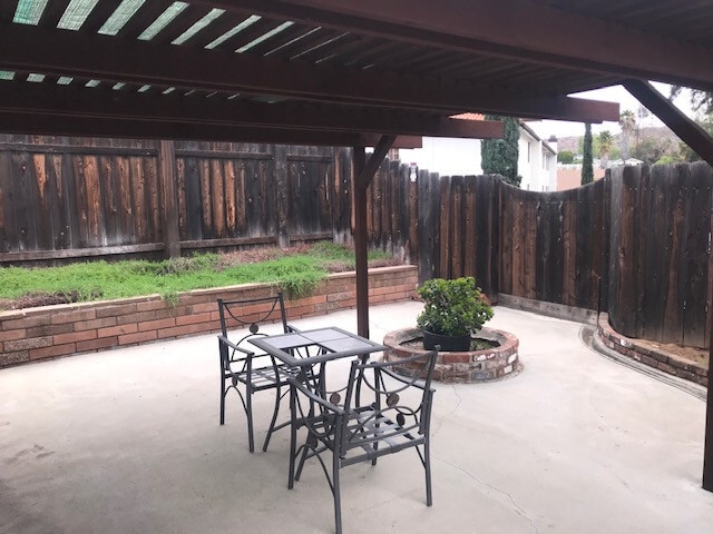 Building Photo - 3/2 Bedroom home in El Cajon with a POOL!