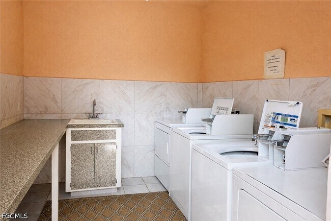 Building Photo - 1109 SW 48th Terrace