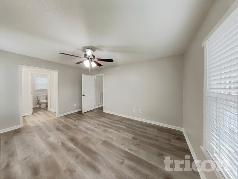 Building Photo - 624 Convexa Ct