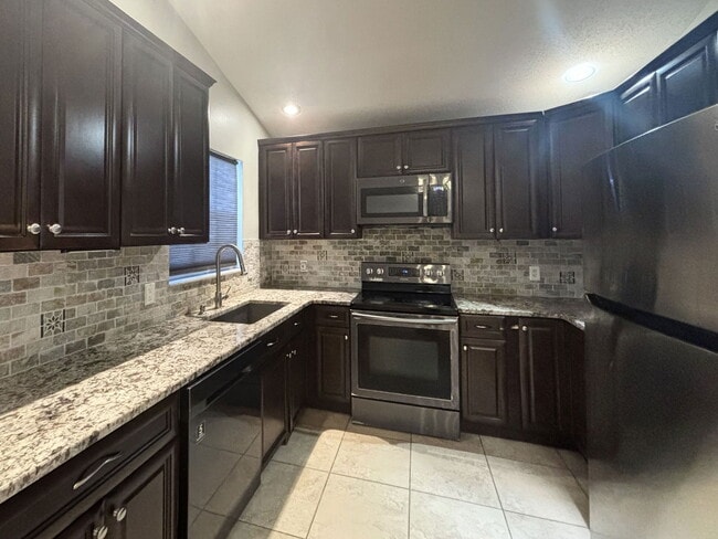 Building Photo - 12718 Whiterapids Dr