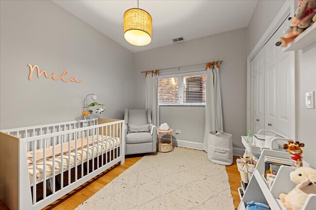 Building Photo - 4226 N Ashland-3A