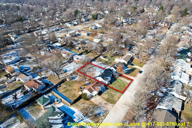 Building Photo - 1507 S Pickwick Ave