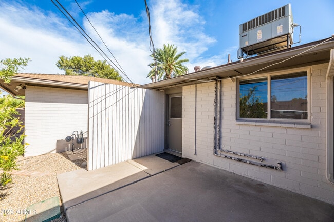 Building Photo - 8520 E Roma Ave