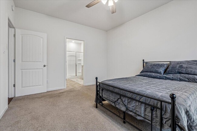 Building Photo - 4786 Barrett Oaks Dr