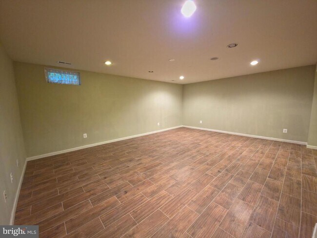 Building Photo - 20875 Killawog Terrace