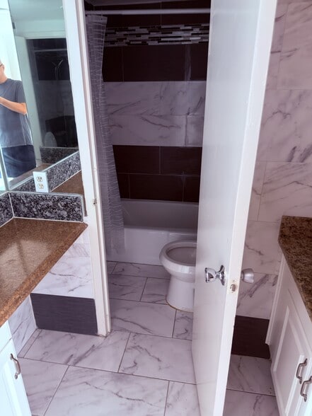 Building Photo - 7520 Hornwood Dr