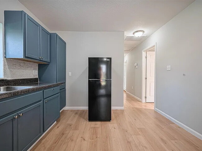 Building Photo - "Duplex- 2100 Sq Ft of Comfort!"