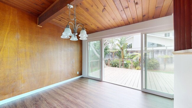 Building Photo - Spacious 3 Bedroom Home Available for Long...