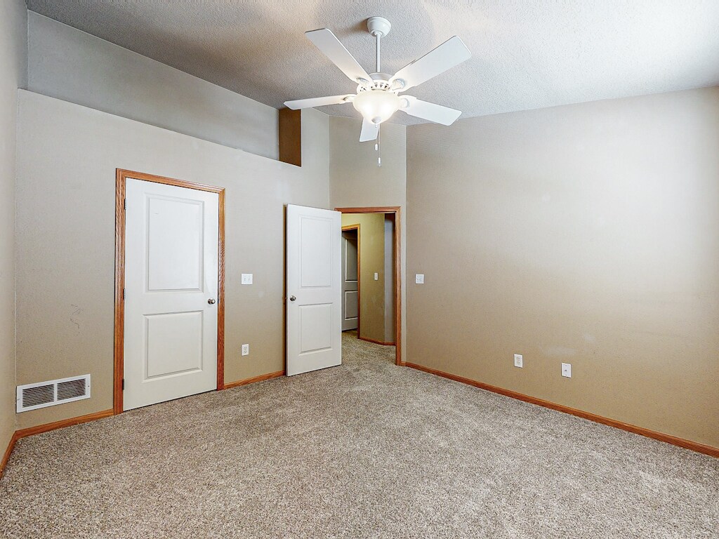 Bedroom - 385 NE Sandalwood