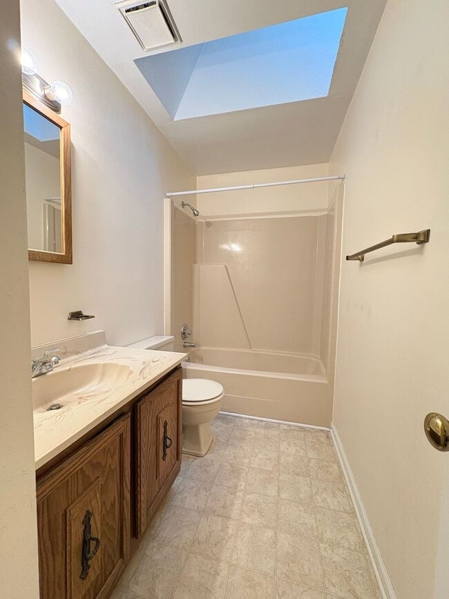 Building Photo - 3 BED / 2 BATH SINGLE FAMILY