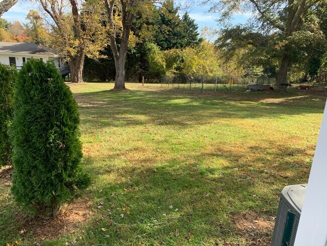 Building Photo - 2751 Lail Rd