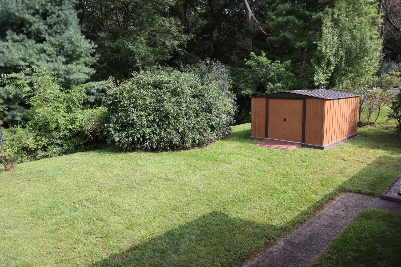 Building Photo - 275 Viking Dr