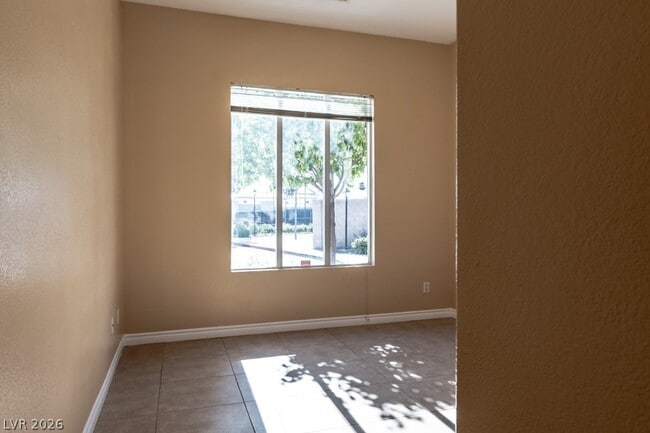 Building Photo - 9205 Guggenheim Ct