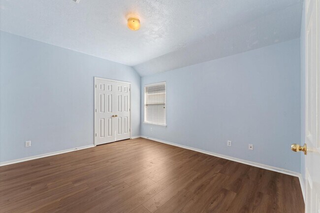 Building Photo - 26414 Creston Woods Dr