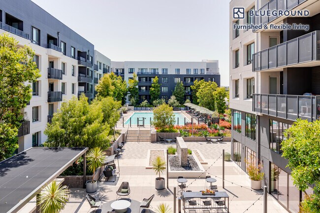 Building Photo - 3560 Rambla Pl