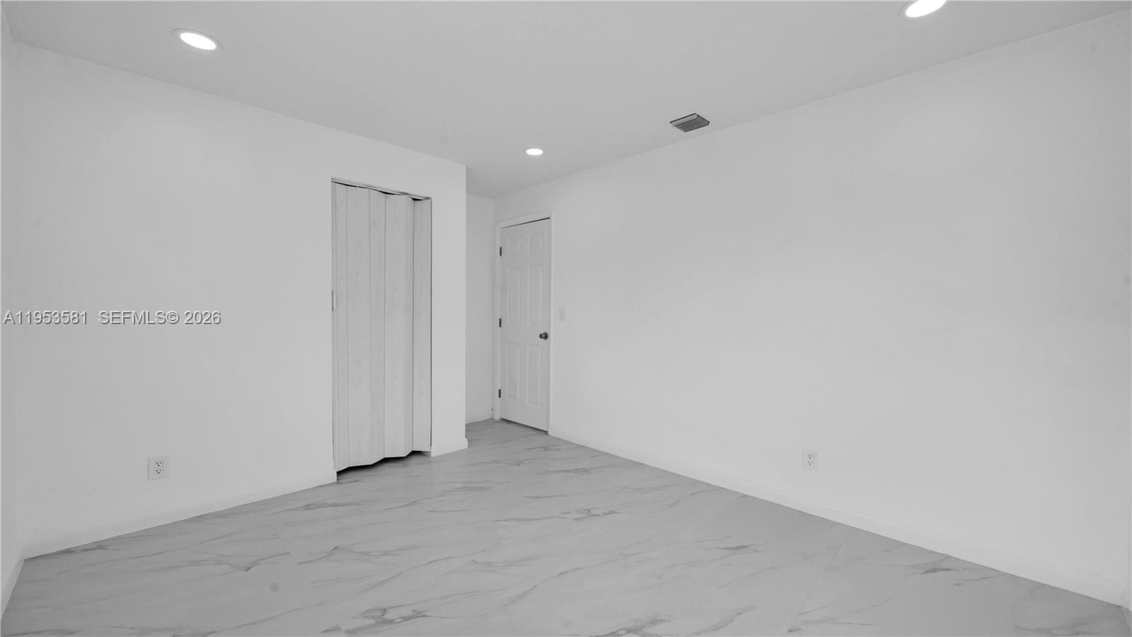 Building Photo - 4285 SW 48th Ct